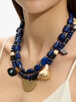 Collar Corto Doble Con Piedras Y Colgantes azul