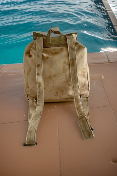 Mochila Brisa Natural Con Blanco Dorado Y Arte. Mochila Brisa Natural Con Blanco Dorado Y Arte.