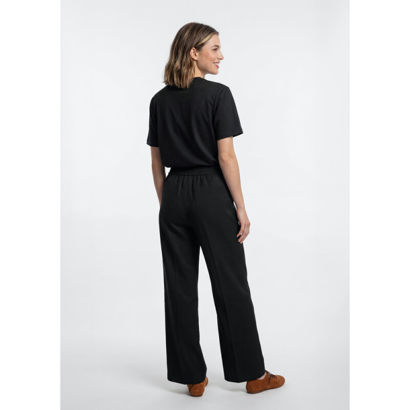 CALCA FEM PRETO ESCURO