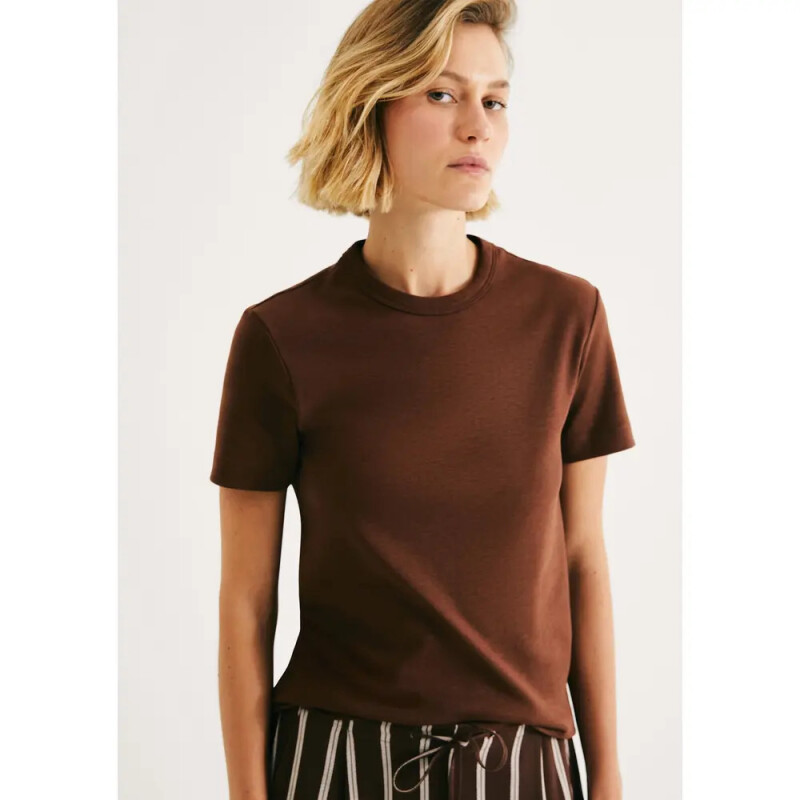 CAMISETA MM FEM MARROM ESCURO