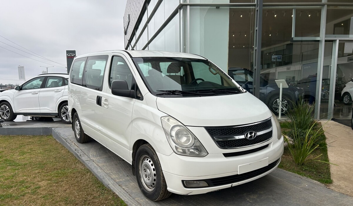 Hyundai H1 MiniBus 12 Plz GLS Diesel - 2014 Hyundai H1 MiniBus 12 Plz GLS Diesel - 2014