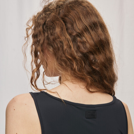 REMERA MISTIC Negro