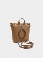 Mochila Con Textura Y Solapa camel