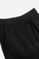 Short tipo gabardina con elastico NEGRO