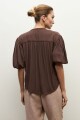 Camisa mangas abullonadas chocolate