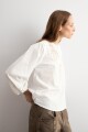 Blusa romantica bordada blanco