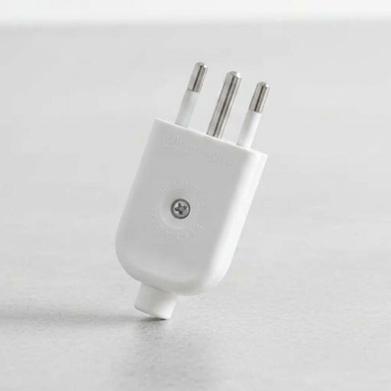 FICHA 2P+T 10A Ficha Macho 2P+T 10A Blanca