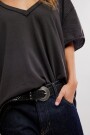 REMERA NINA V Negro