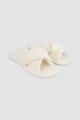 Pantufla cruzada Marfil
