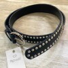 Cinto con tachas Black