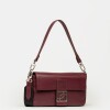 Cartera al hombro Signature en cuero graneado Bordeaux