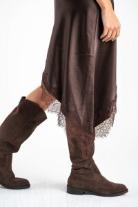 Vestido Midi Satinado Con Encaje Chocolate