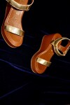 Sandalia Elegante Sport Dorado Fuerte