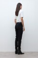 Pantalón slim Janis negro