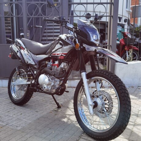Yumbo DK125 F Negro