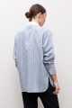 Camisa rayada con pechera celeste
