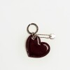 Llavero Charm Heart en cuero charol Bordeaux