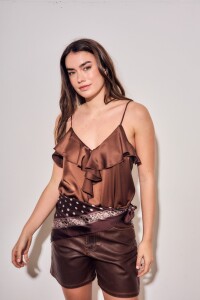 Musculosa Volado Saten Chocolate