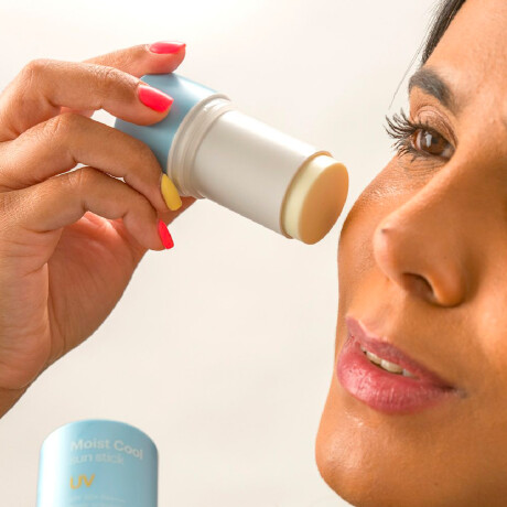 Protector solar en Barra Skin79 Moist Cool Sun Stick SPF50+ (23 grs) Protector solar en Barra Skin79 Moist Cool Sun Stick SPF50+ (23 grs)
