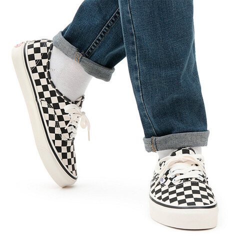 Championes Vans UA Authentic 44 DX Black/white