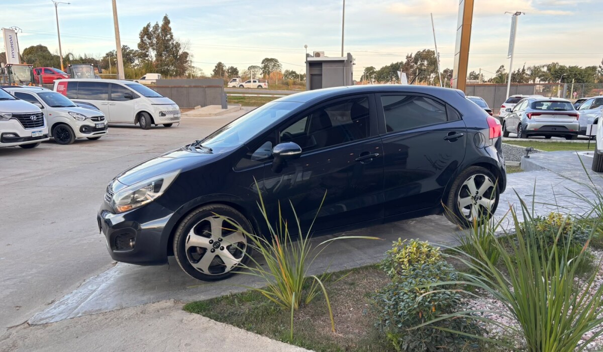 Kia New Rio 1,4 - 2012 Kia New Rio 1,4 - 2012