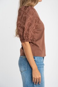 Remera Manga Globo Broderie Moca