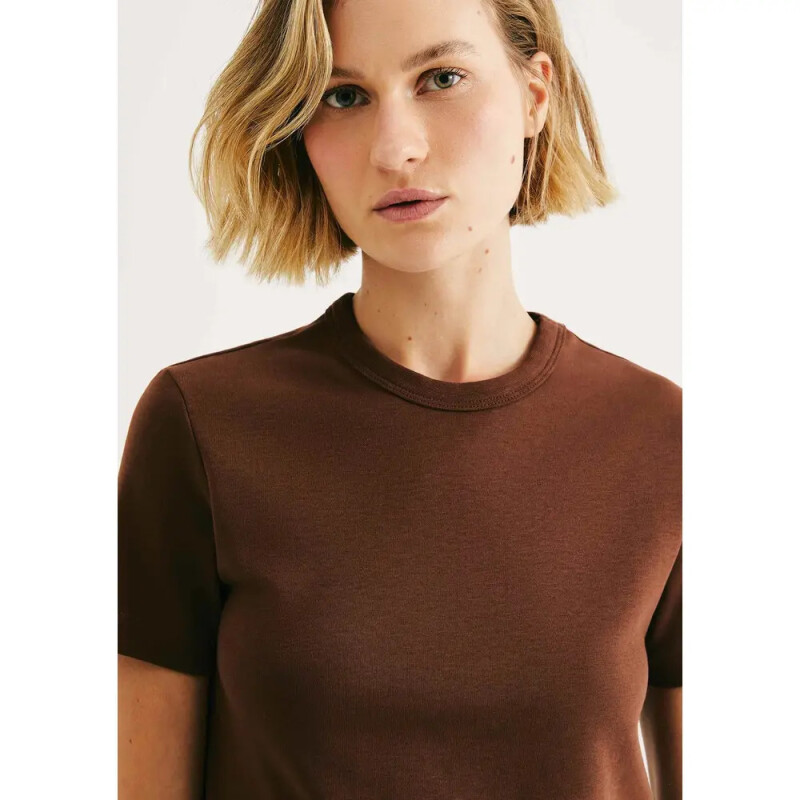 CAMISETA MM FEM MARROM ESCURO