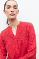 Camisa puntillas y bordados rojo