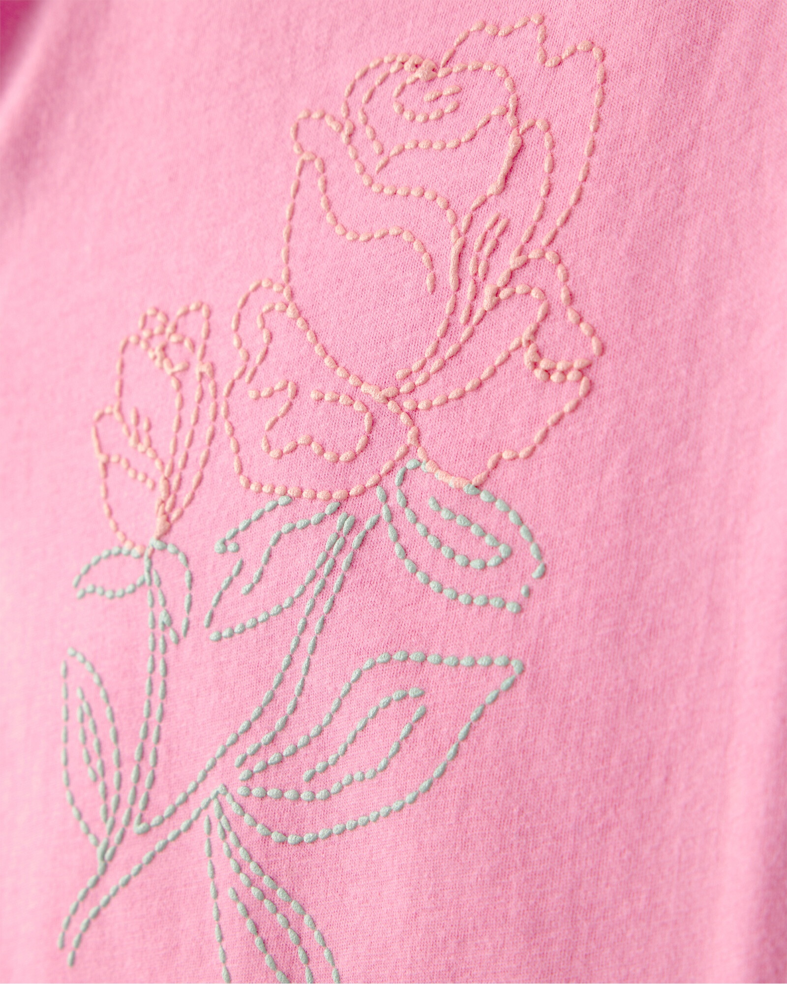 Set dos piezas, short pollera de jersey arrugado y remera de algodón, rosado, diseño floral Sin color