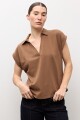 Remera cuello polo topo