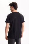 Remera Inked Negro
