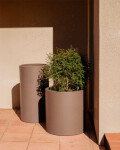 Macetero Aiguablava de cemento marrón Ø 52 cm Macetero Aiguablava de cemento marrón Ø 52 cm