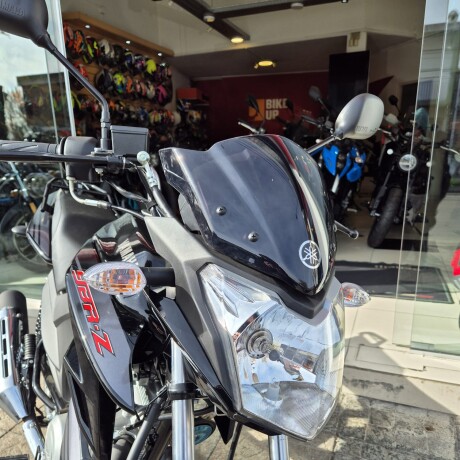 Yamaha YBRZ 125 Negro