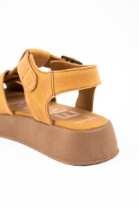 Sandalia Guillermina Camel
