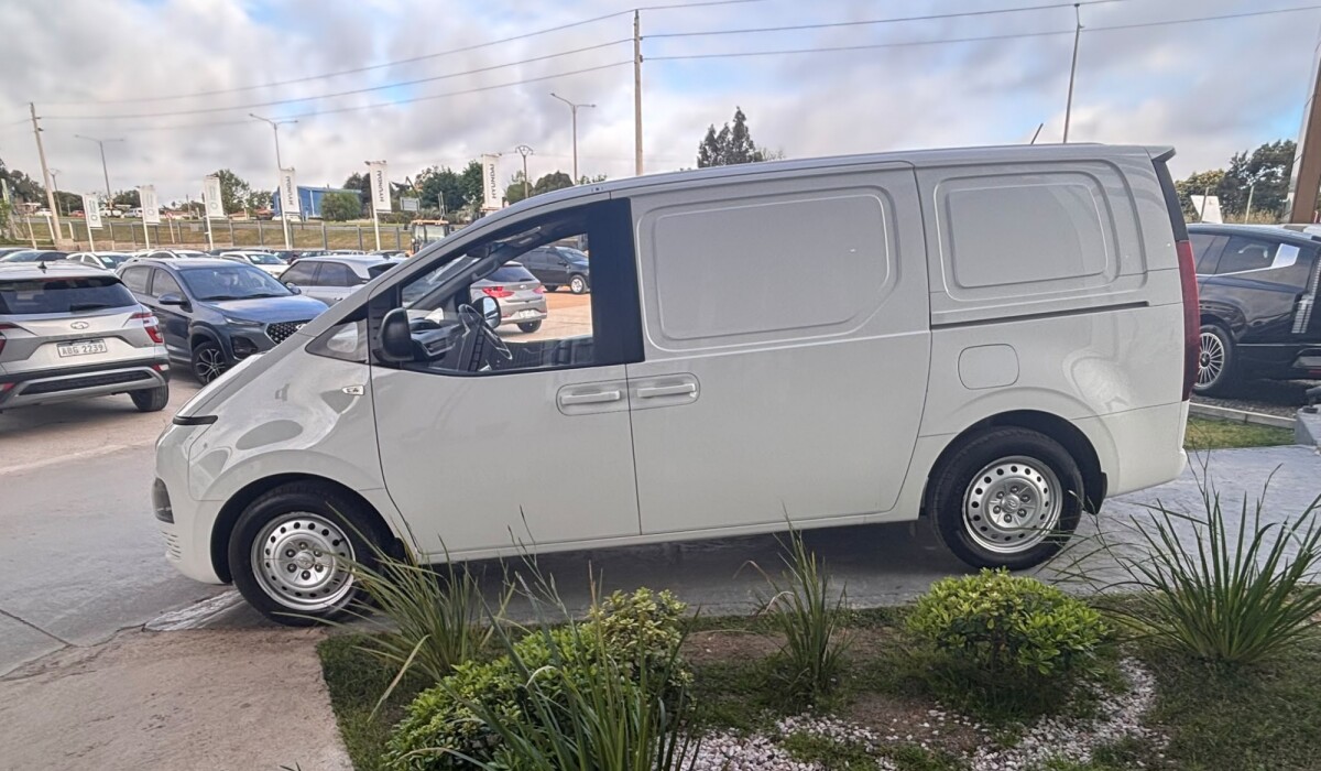 Hyundai H1 Staria 2.2 Diesel Furgon - 2024 Hyundai H1 Staria 2.2 Diesel Furgon - 2024