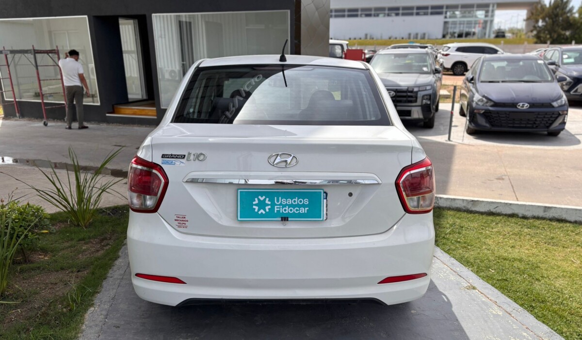 Hyundai Grand I10 Sdn 1.25 GL - 2015 Hyundai Grand I10 Sdn 1.25 GL - 2015