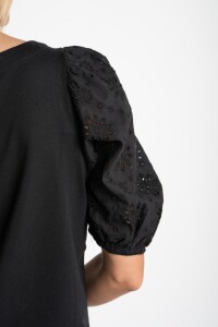 Remera Manga Globo Broderie Negro