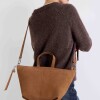 Cartera de mano The Flapper en cuero gamuza Cuoio