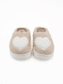 PANTUFLA CORAZÓN BEIGE
