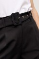 Pantalón sastrero con cinturón negro