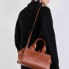 Cartera de mano Mila en cuero liso Cuoio