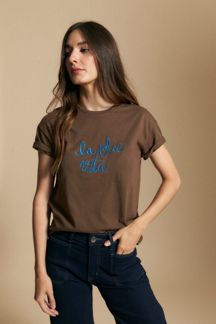 REMERA ALMENDRO Café