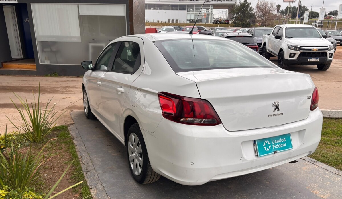 Peugeot 301 Active 1.6 - 2022 Peugeot 301 Active 1.6 - 2022