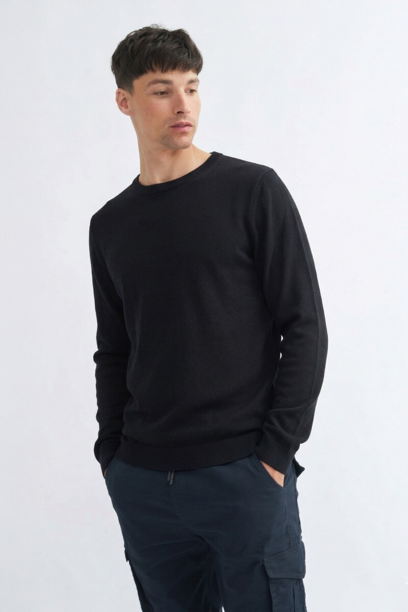 Sweater escote a la base NEGRO