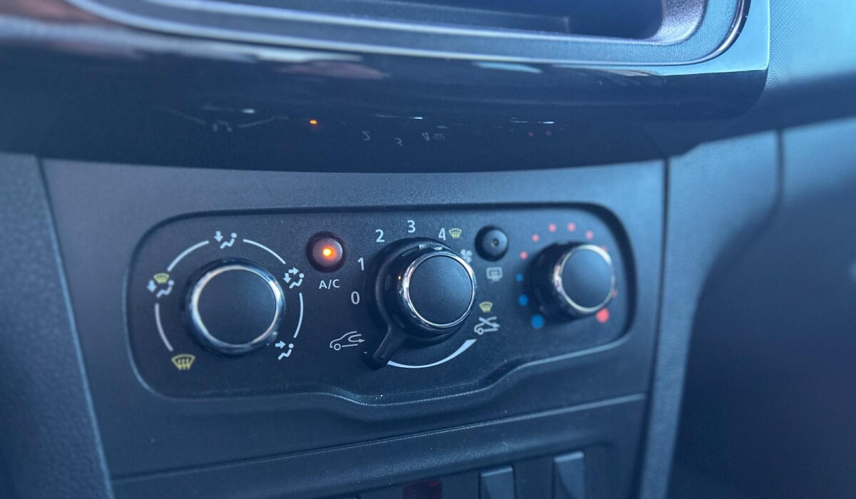 RENAULT LOGAN LIFE MT 1.0 2021 RENAULT LOGAN LIFE MT 1.0 2021