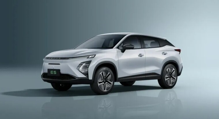 Omoda E5 2026: más conectividad y 450 km de autonomía para el eléctrico chino