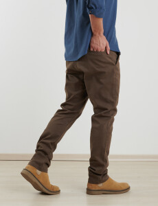 080422 PANTALÓN SPORT S/PINZAS HARRY Marron