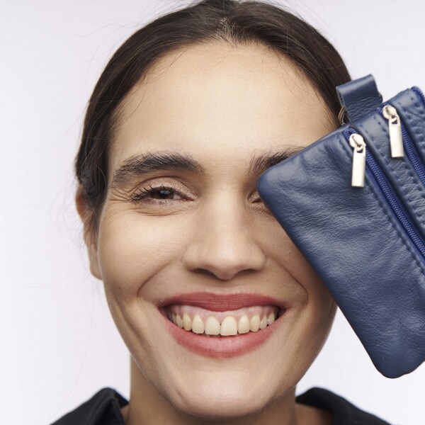 Monederito de dama en Cuero Azul