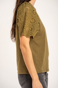 Remera Algodón Peinado Y Calados Oliva