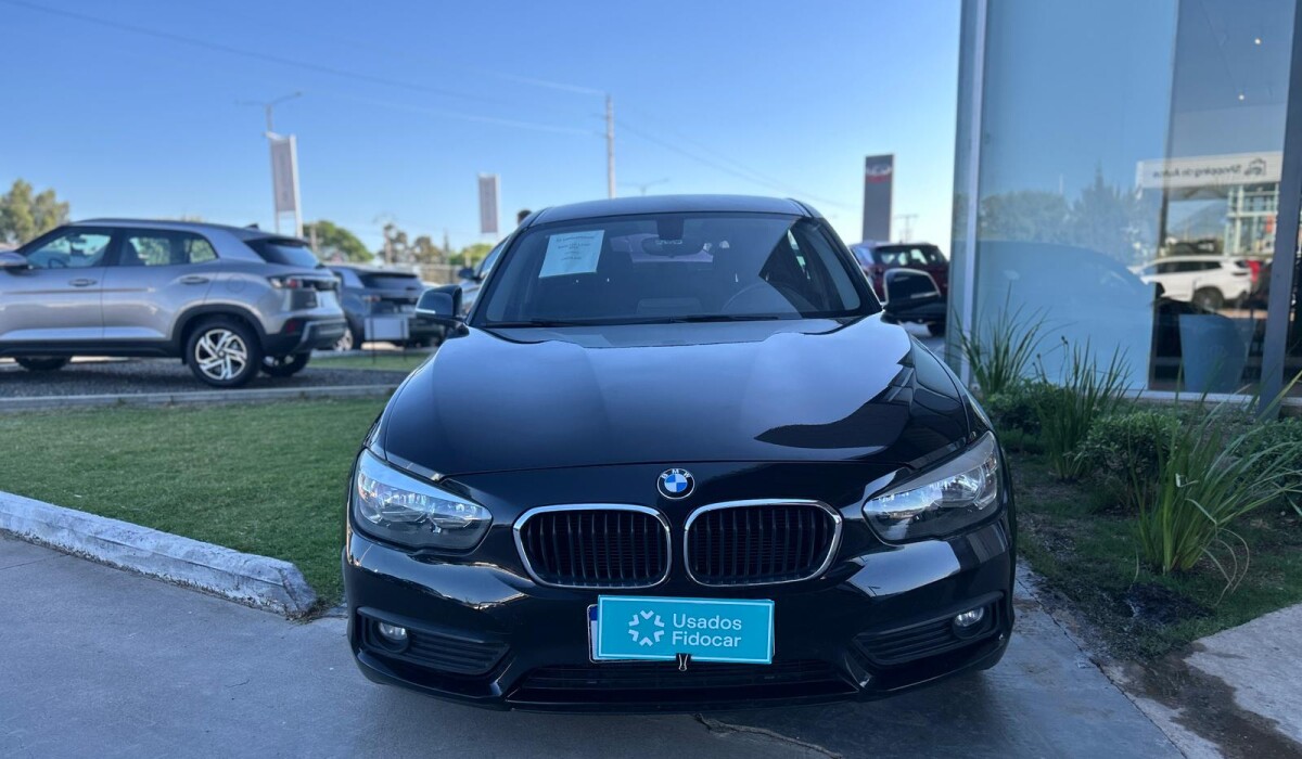 BMW 118i 1.5 MT - 2019 BMW 118i 1.5 MT - 2019
